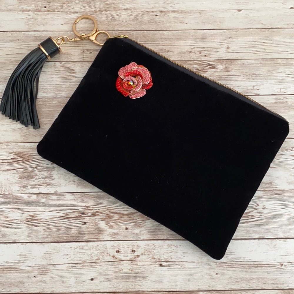 Velvet clutch 🌺